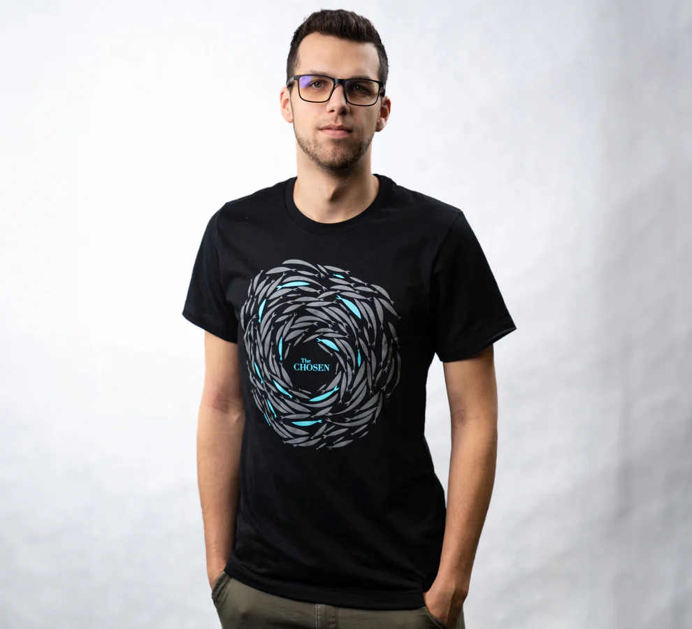 Camiseta THE CHOSEN con el logo a contracorriente. - Imagen 2