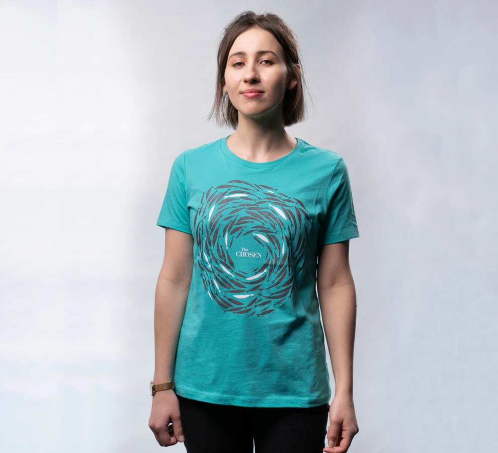 Camiseta THE CHOSEN con el logo A Contracorriente – Color Teal - Imagen 4